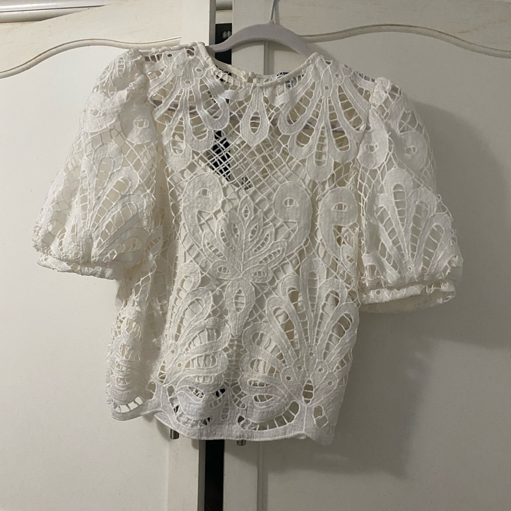 Express Blouse XS cream color!! New with no tag.